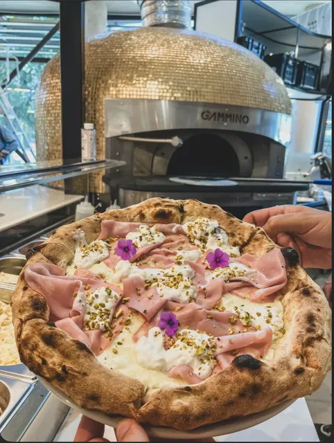 Palazzo Pizza (Halles Védasiennes)