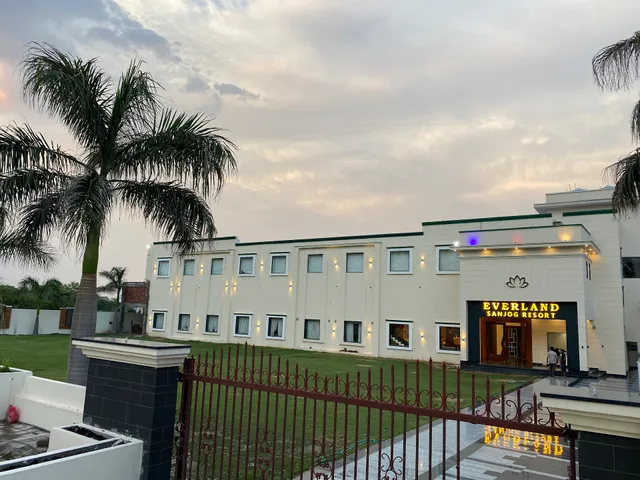 Everland Sanjog Resort