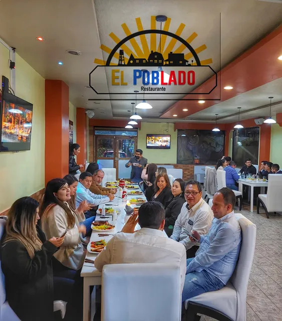 El Poblado "Comida típica colombiana"