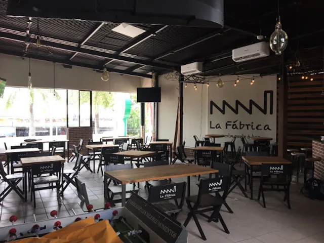 La Fábrica Restaurante & Bar