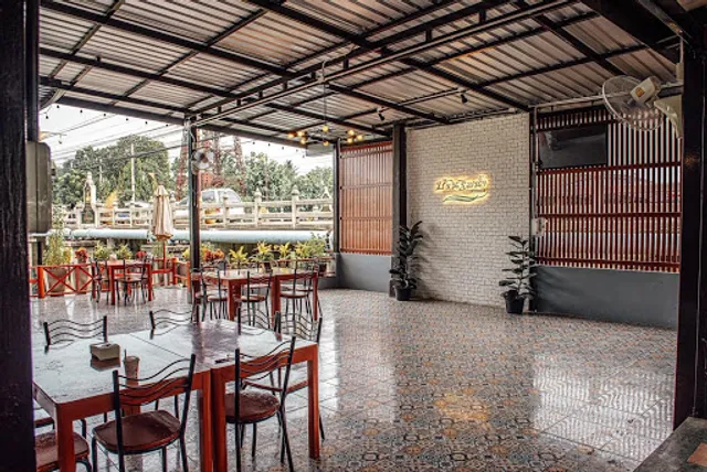 Baanrimnam Phetchburi