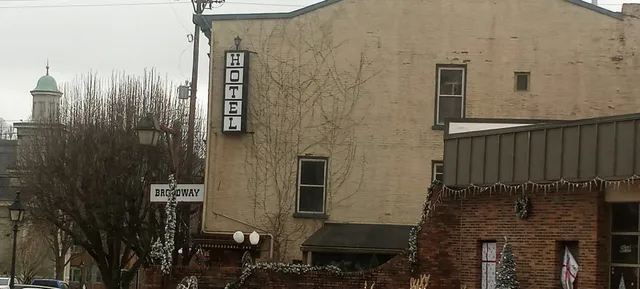 Historic Broadway Hotel & Tavern