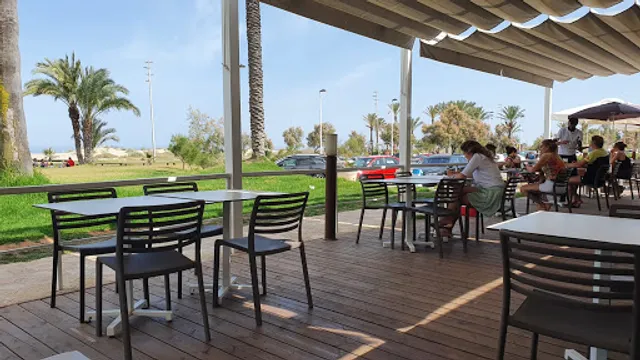 Ri&Co Bistró Restaurant