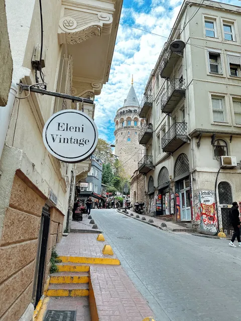 Eleni Vintage Galata