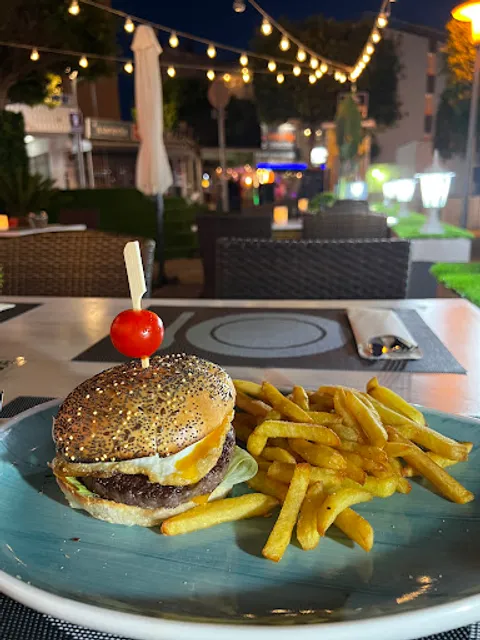 Dominic’s Bar Grill