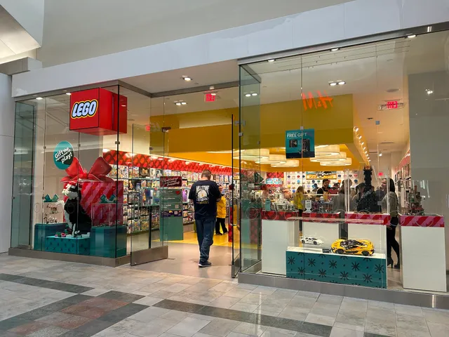 The LEGO® Store Oxmoor Mall