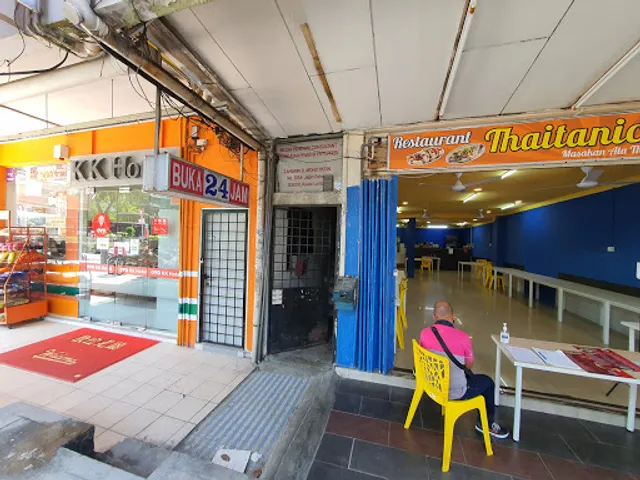 Thaitanic Place western house