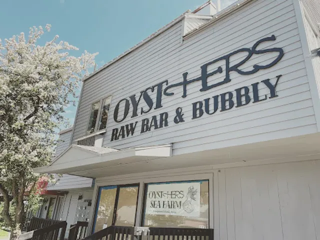 OystHERS Raw Bar & Bubbly