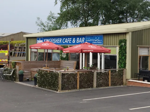 Hallcroft Fishery And Holiday Park