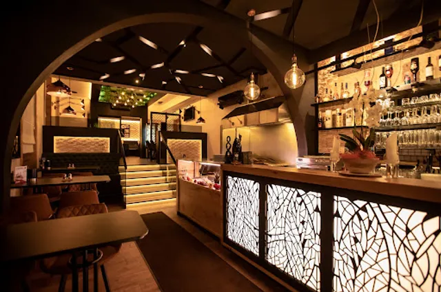 XxXL Grill Restaurant