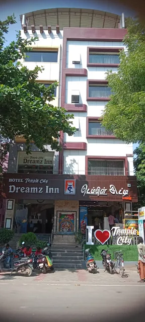 Hotel Templecity Dreamz Inn