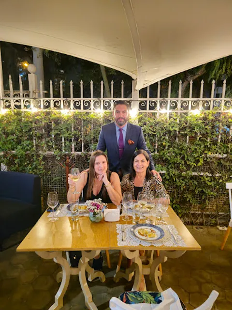 Las Bolena Tea Room & Restaurant