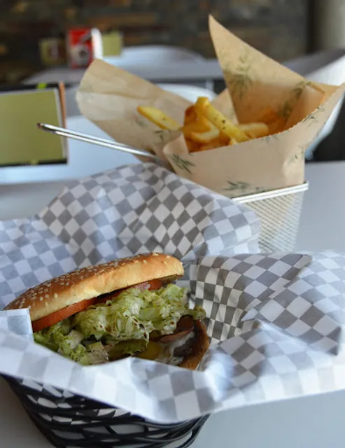 People Snacks & Drinks