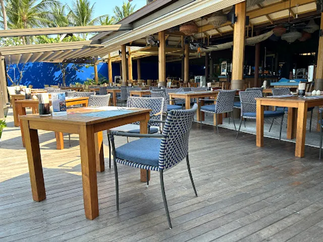 Chom Dao Beach Restaurant