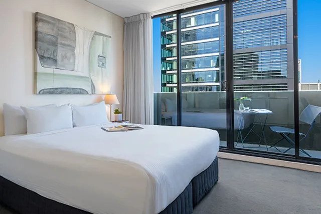 Oaks Melbourne on Collins Suites