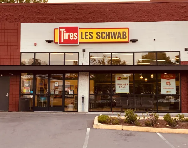 Les Schwab Tire Center