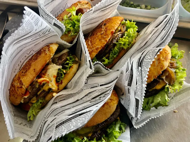 Dudes Happyfood Truck