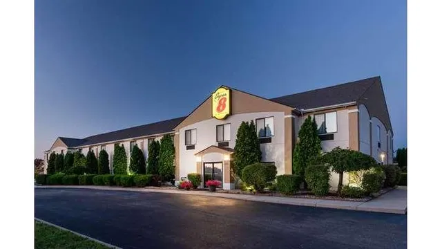 Super 8 by Wyndham Goshen