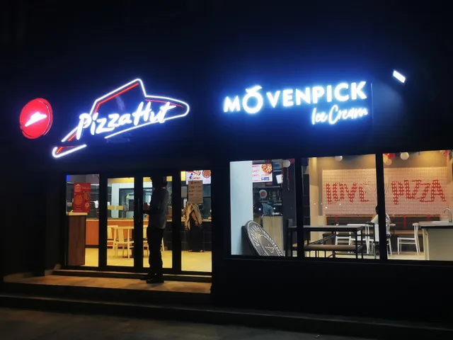 PIZZA HUT AIRPORT ROAD