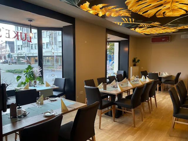 Luke's Steaks & More U.S. Steakhouse