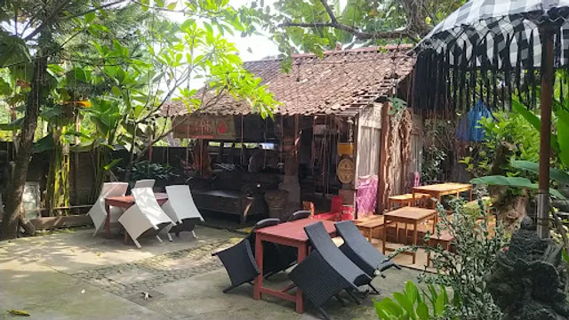 Angkringan Omahe Whawin