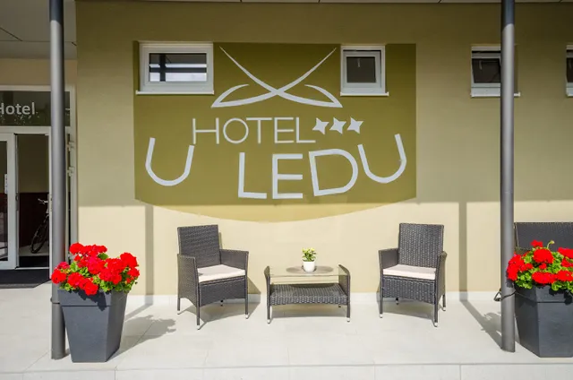 Hotel u Ledu