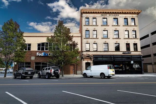 Riverfront Park Travel Apartments