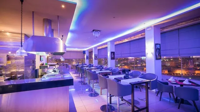 Le 12ème Sky Lounge