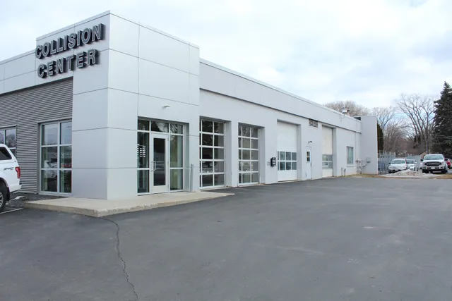 Bergstrom Collision Center & Body Shop of Green Bay (Military Ave)
