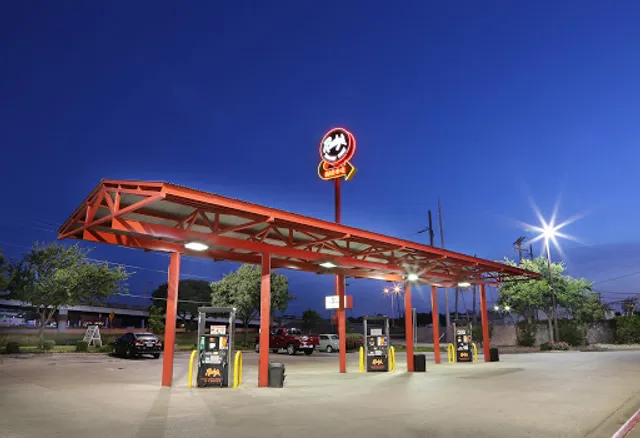 Rudy's "Country Store" and Bar-B-Q