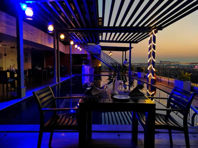 Sky Lounge 10