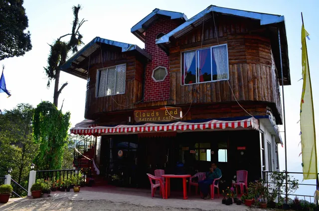 Hotel Cloud's End Retreat & Cafe