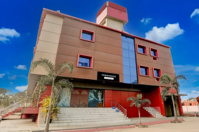 Super Townhouse Gida Near RTO Office