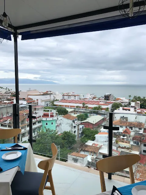 Azul Celeste Restaurant & Bar