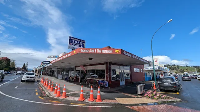Jasmines Cafe & Thai Restaurant