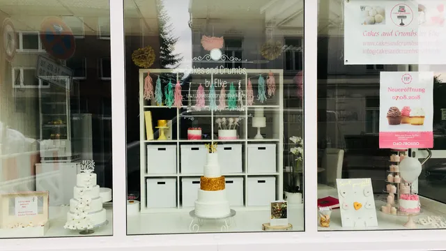 Cakes and Crumbs by Elke