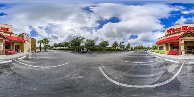 WingHouse Bar & Grill