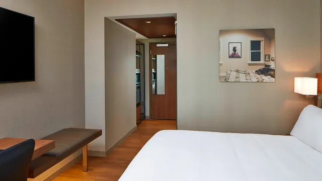 AC Hotel Seattle Bellevue/Downtown