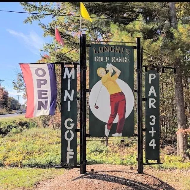Longhis Executive Par 3 Golf Course, Driving Range & Mini Golf