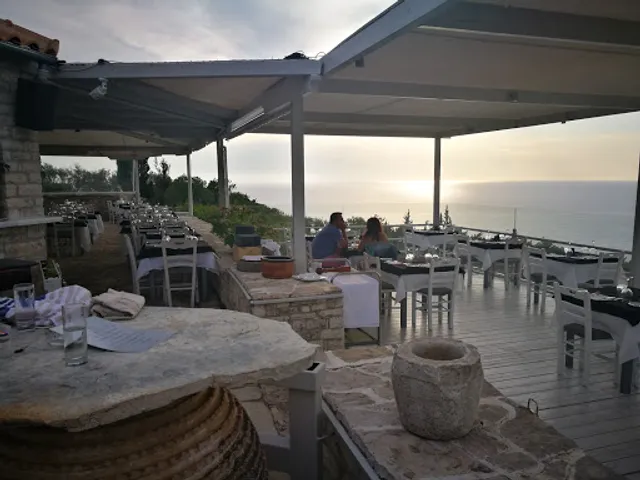 Erimitis Bar & Restaurant