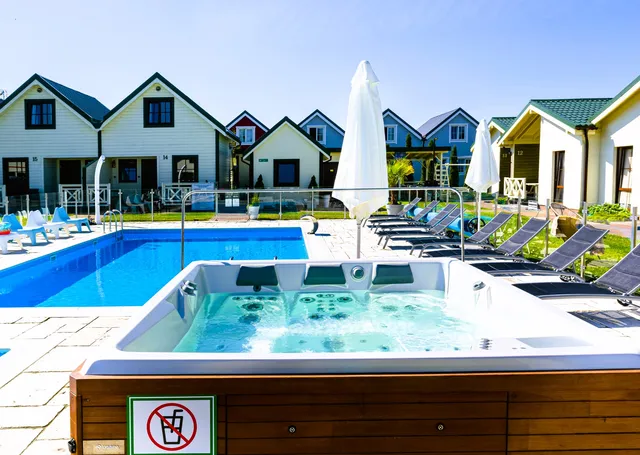 Domki Mielno - BASEN & JACUZZI - Zielone Wzgórze