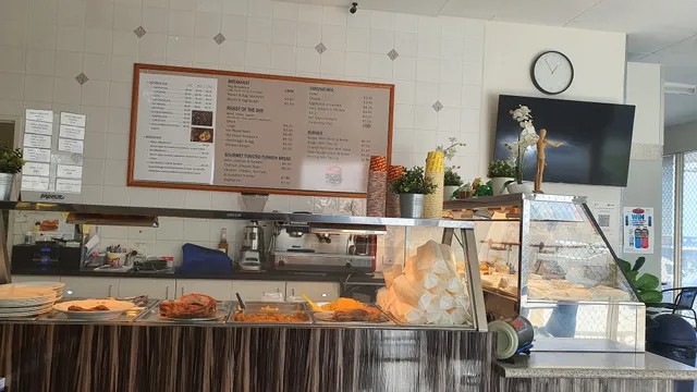 Dellamarta Cafe & Lunch Bar