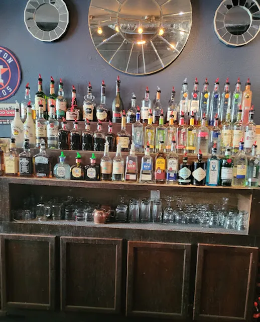 On The Rocks Bar And Lounge