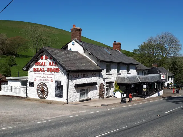 Llew Coch B&B, Formerly The Red Lion Country Inn B&B & restaurant, self catering