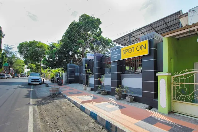 SPOT ON 2288 Kost Mittasukha Family