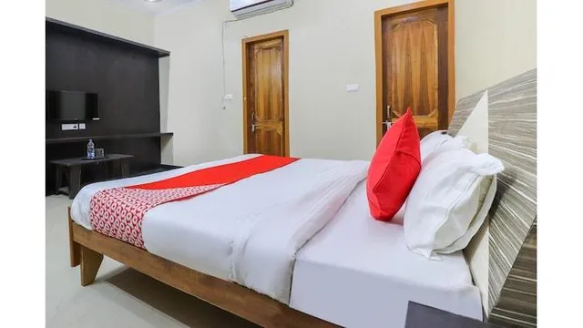OYO Pratap Guest House Near Indira Nagar Metro Station