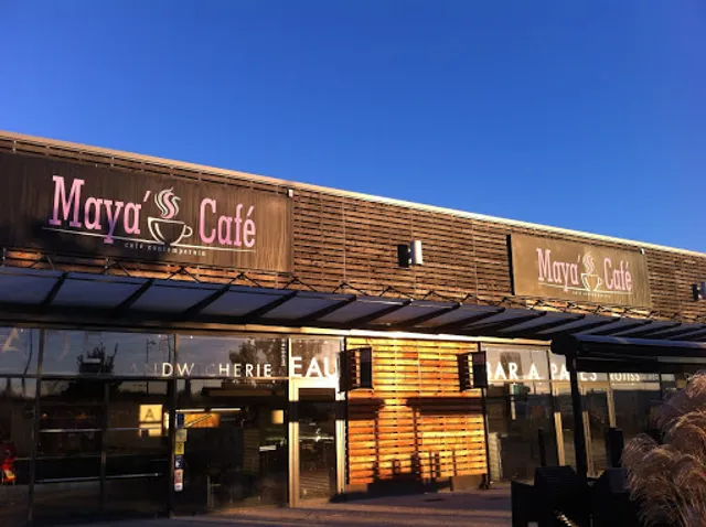 Maya's Café family village