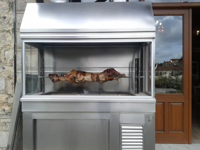 Σκούρκος Ταβέρνα