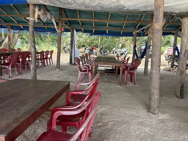 Thanh Nga Seafood beach restaurant