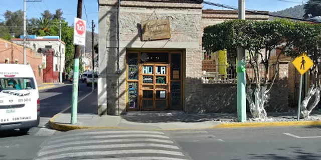 Puerta Niebla Café